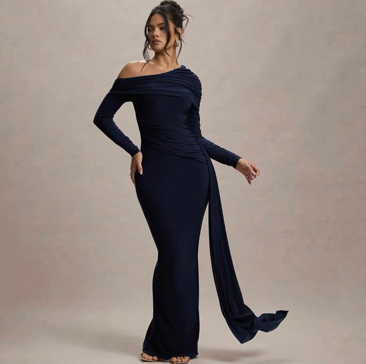 #68 Linora Lang Kleid - Linora